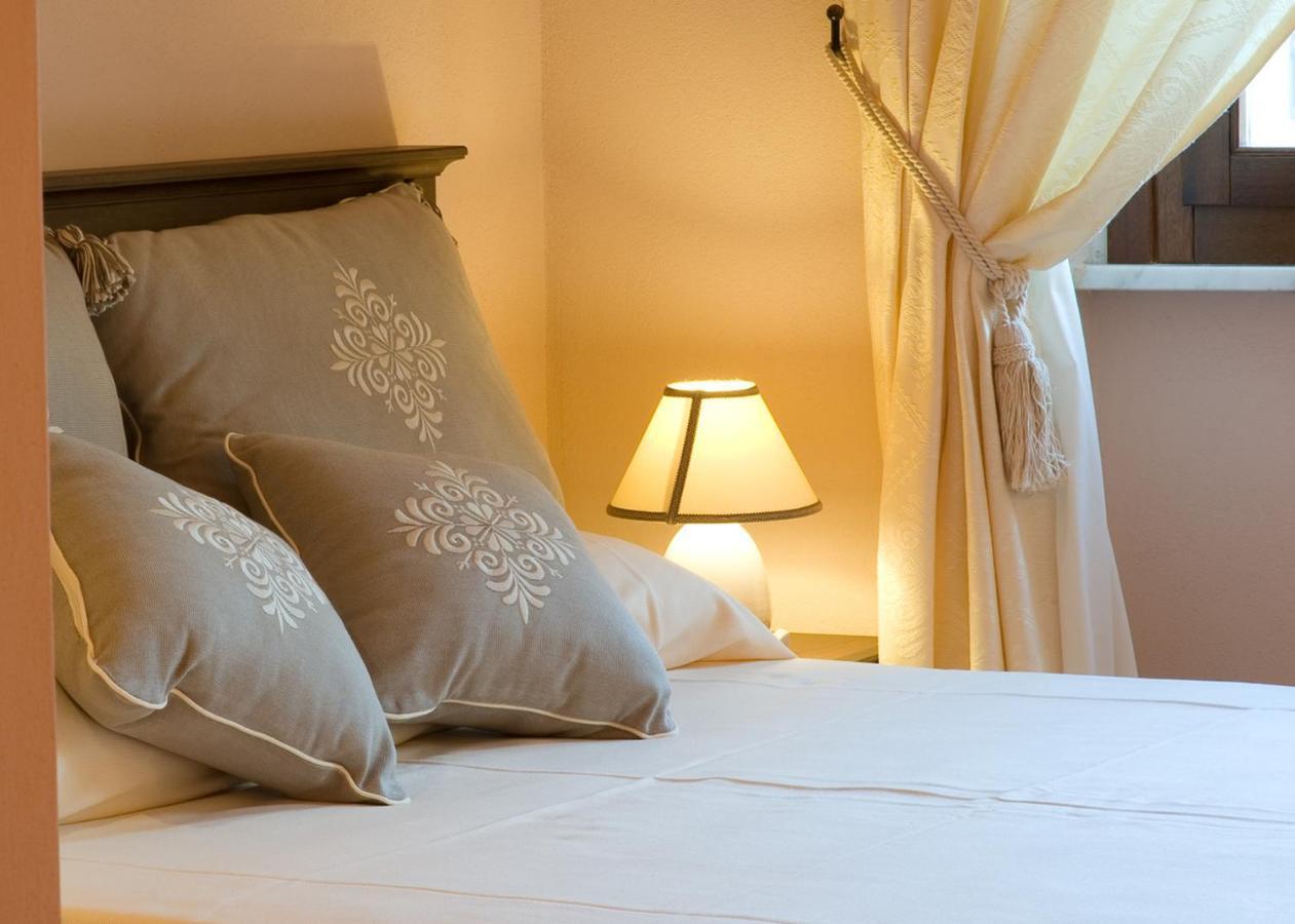 Piazza Azuni 18 Guest House サッサリ エクステリア 写真