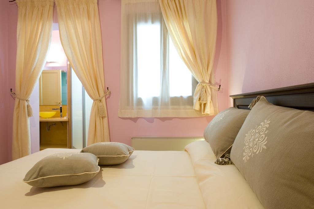 Piazza Azuni 18 Guest House サッサリ 部屋 写真