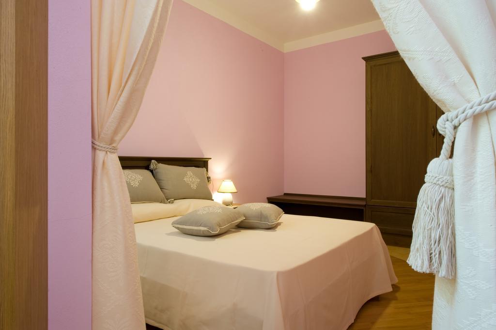 Piazza Azuni 18 Guest House サッサリ 部屋 写真